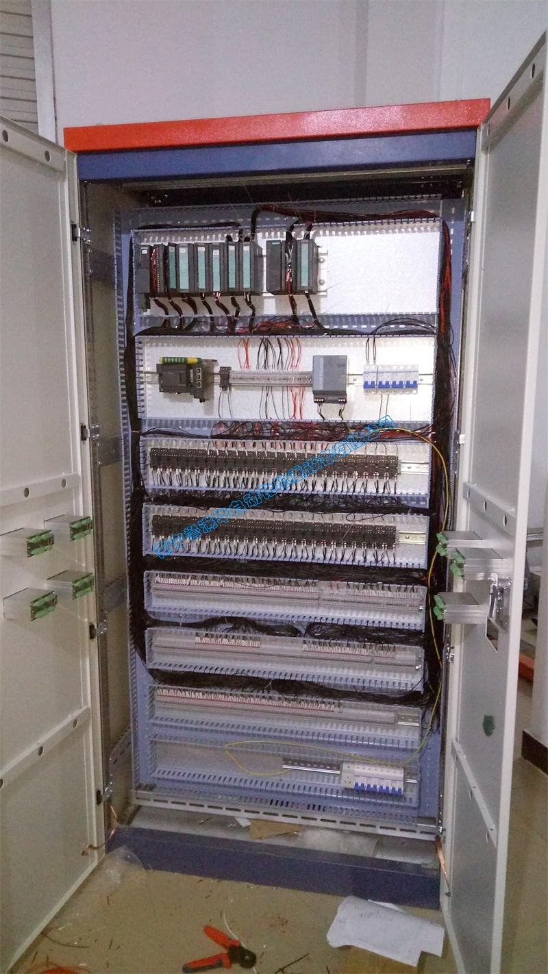 南寧譽滿華稱重粉體配料系統(tǒng)